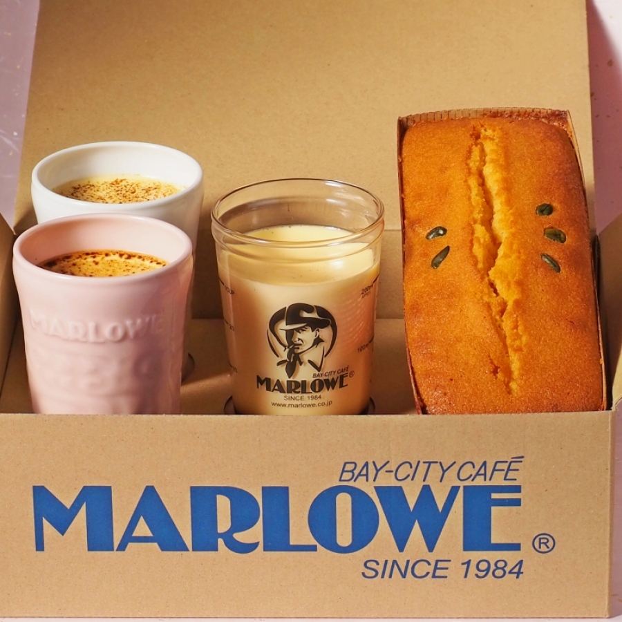 紅白陶器と王様ケーキセット マーロウ